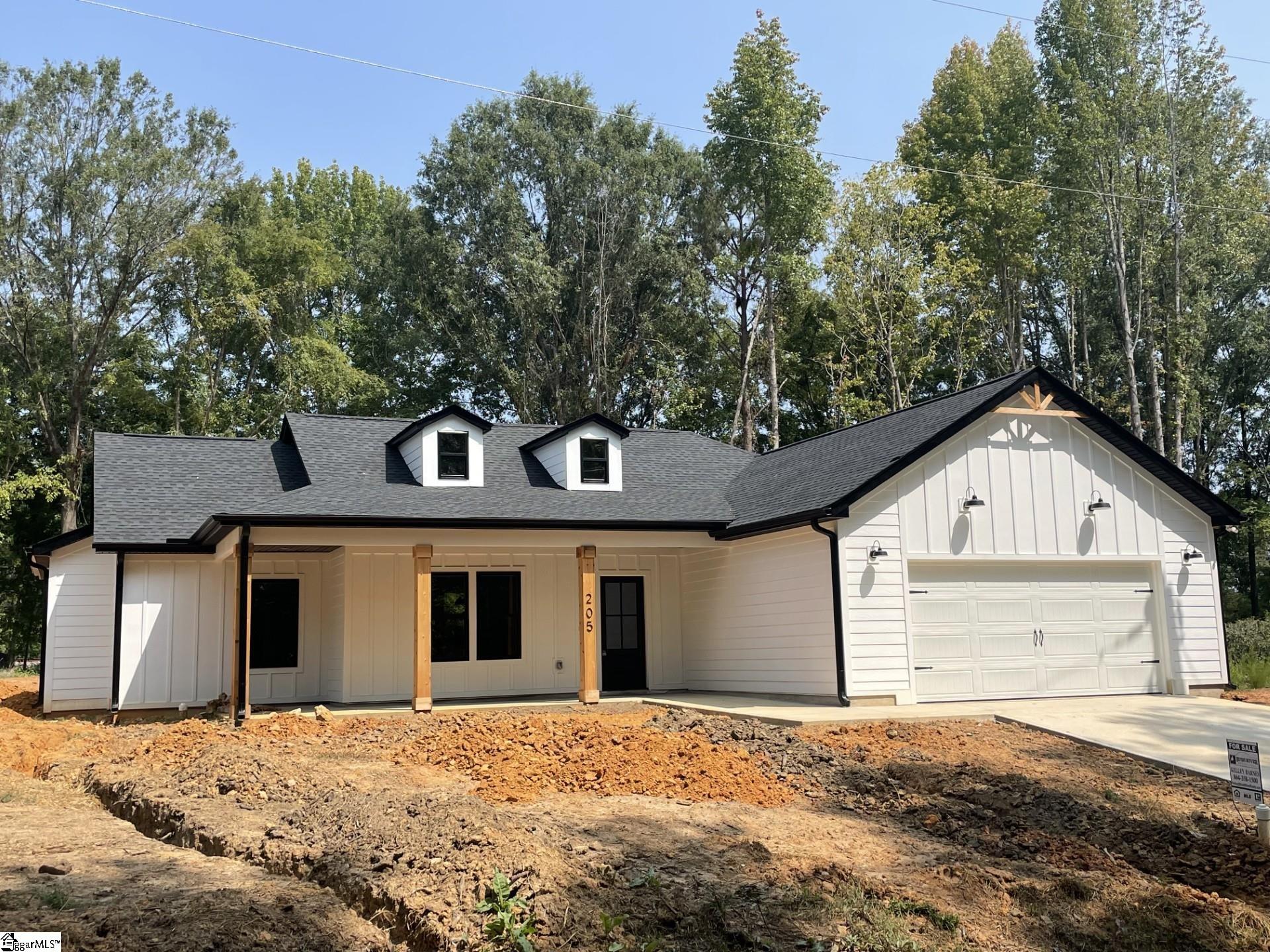 205 Mr Jim's Lane Clinton, SC 29325 - Photo 1 of 29