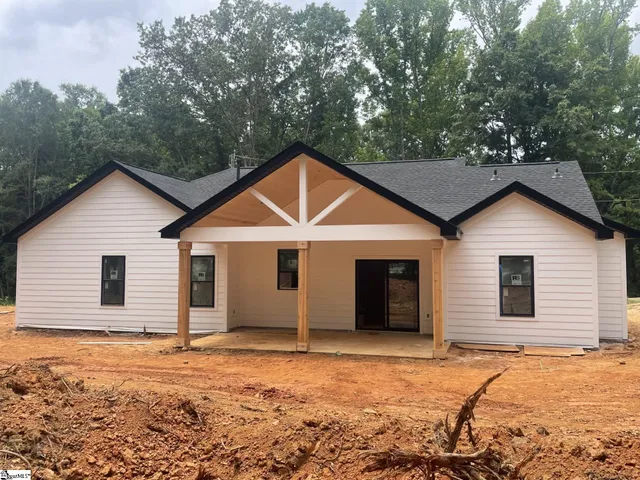 $310,000 | 205 Mr Jim's Lane, Clinton, SC 29325