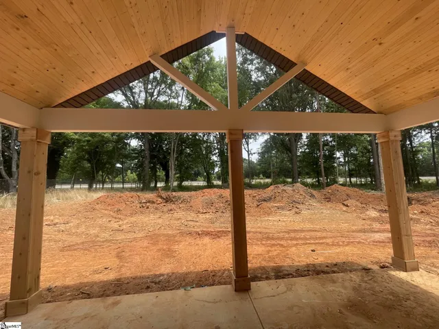 $310,000 | 205 Mr Jim's Lane, Clinton, SC 29325