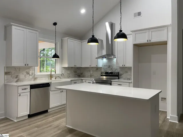 $310,000 | 205 Mr Jim's Lane, Clinton, SC 29325