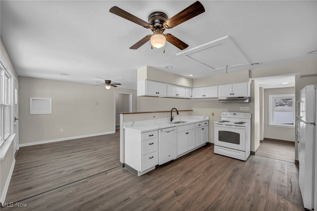 8564 Cedar Road Chesterland, OH 44026 - Photo 9 of 43