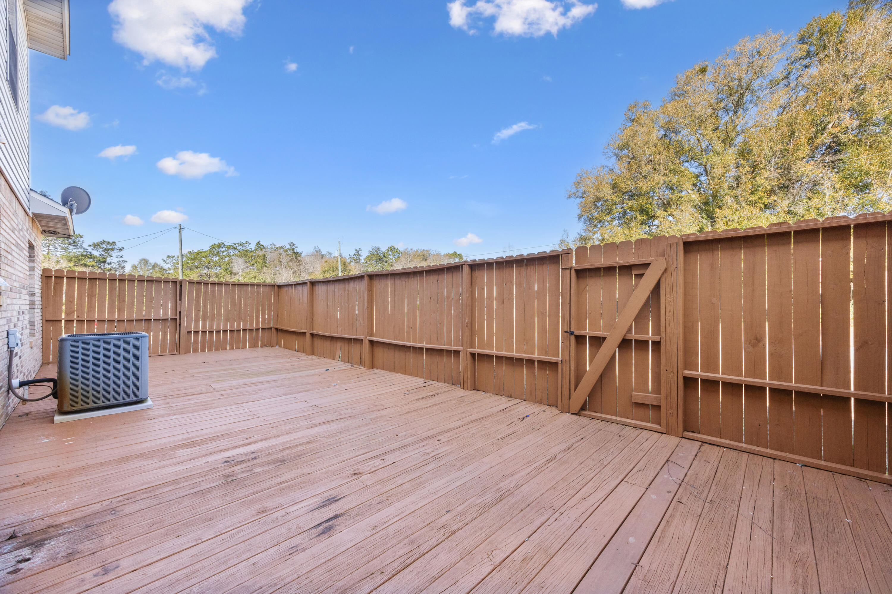 815 Valley Road Crestview, FL 32539 - Photo 35 of 40 a view of deck and patio