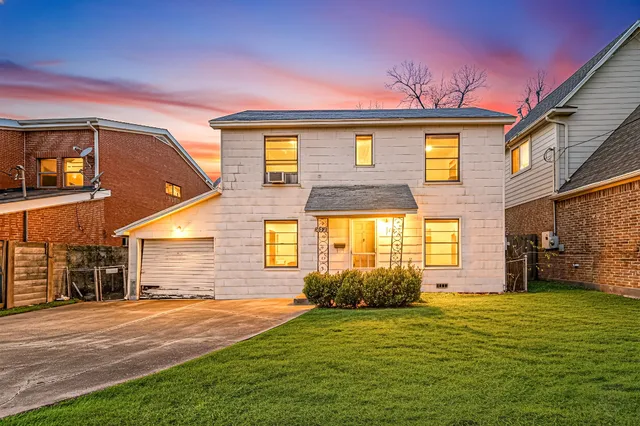 $425,000 | 4116 Bissonnet Street, Houston, TX 77005