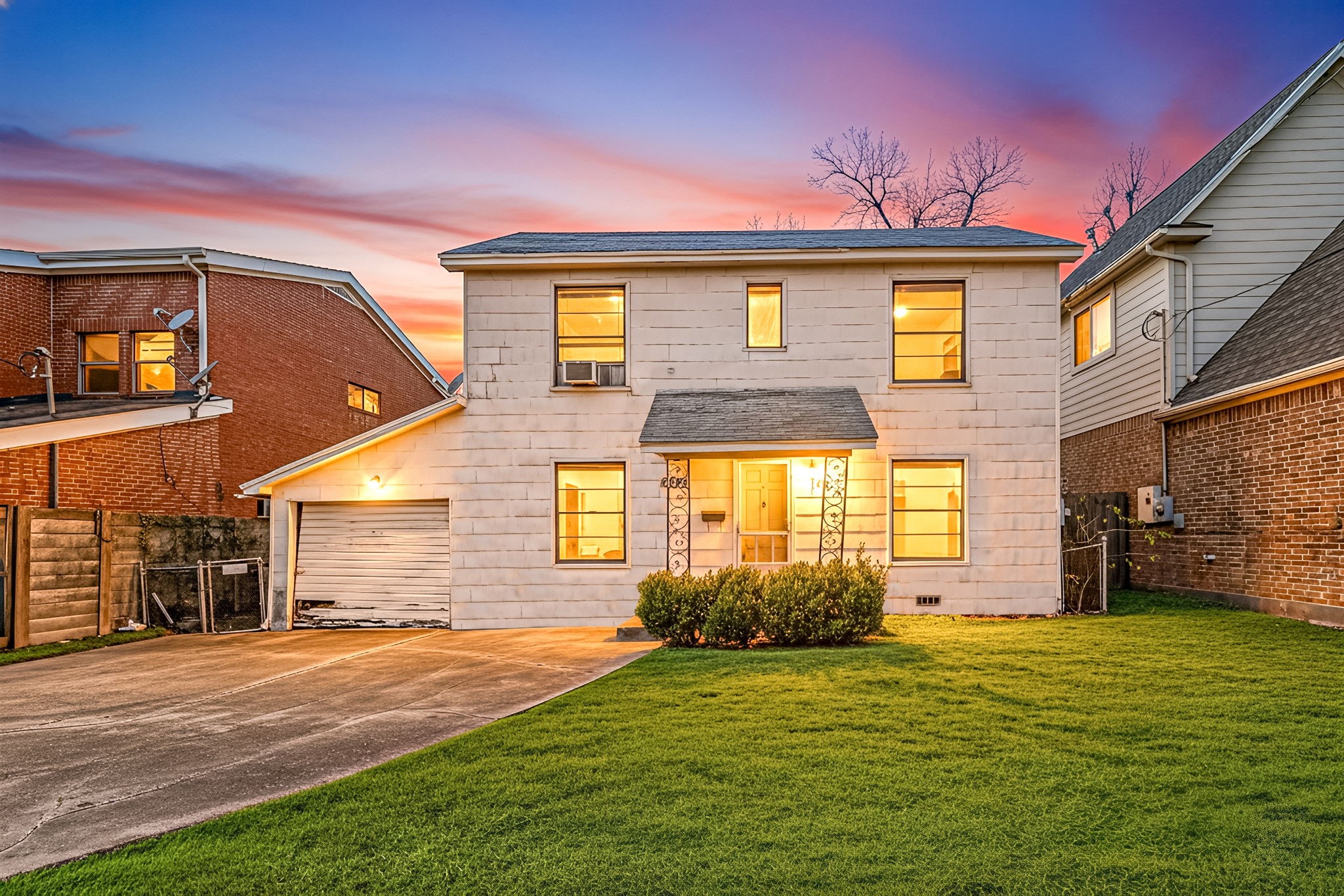 4116 Bissonnet Street Houston, TX 77005 - Photo 4 of 20 Twilight exterior view of the existing structure, offered for land value only.