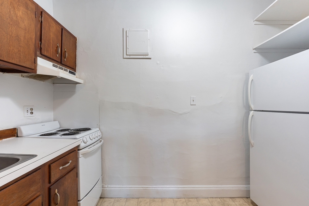 31 Orkney Road, Unit 23 Boston, MA 02135 - Photo 4 of 19