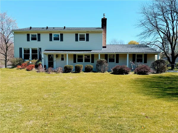 $349,900 | 35 Laureldale Drive, Pittsford, NY 14534