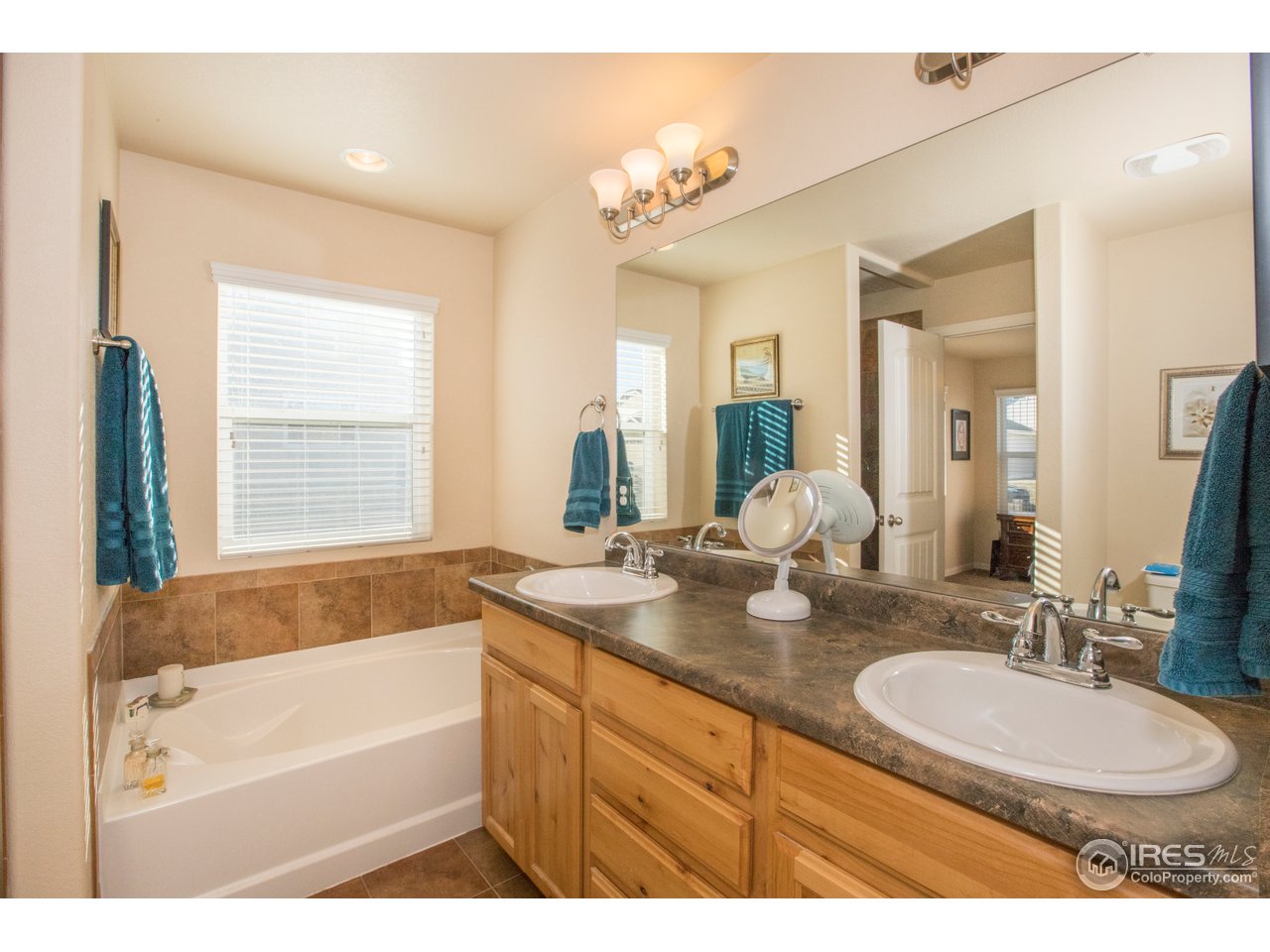 6318 West 13th St Road Greeley, CO 80634 - Photo 15 of 29 5 piece Master Bathroom