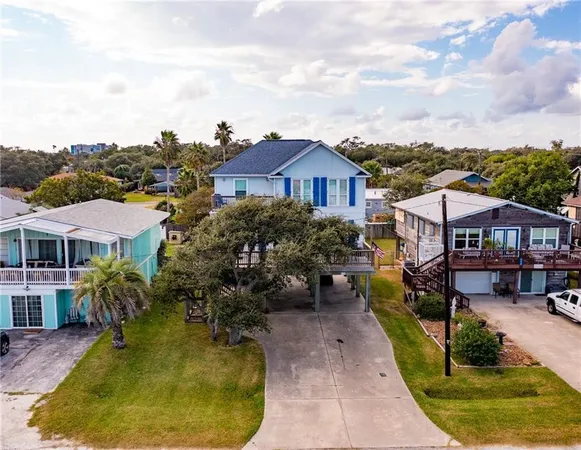 $552,000 | 207 South 2nd Street, Rockport, TX 78382