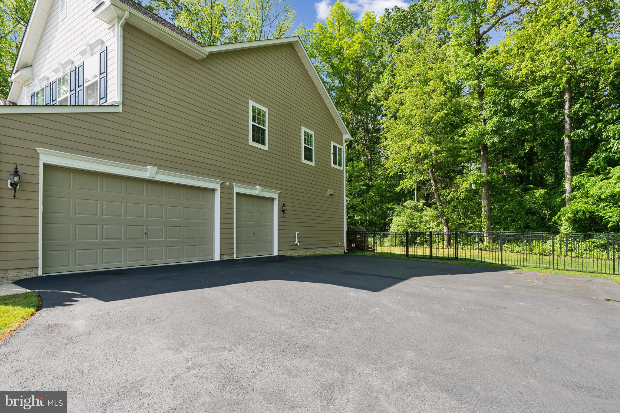 683 Loch Haven Road Edgewater, MD 21037 - Photo 2 of 52 Coveted 3 car garage with expanded driveway!