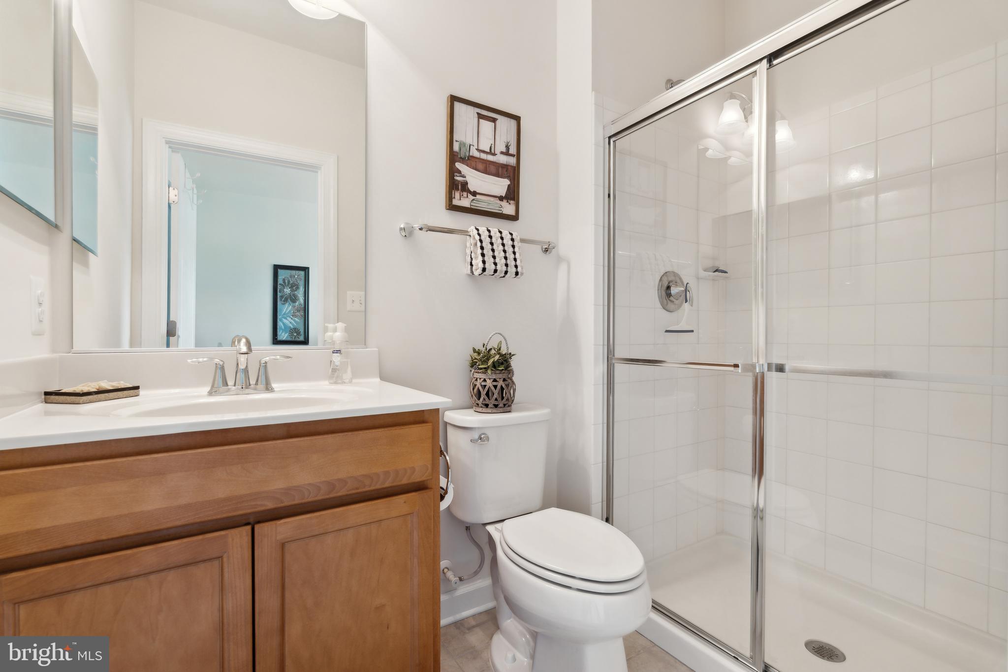 683 Loch Haven Road Edgewater, MD 21037 - Photo 31 of 52 Ensuite bathroom for secondary bedroom