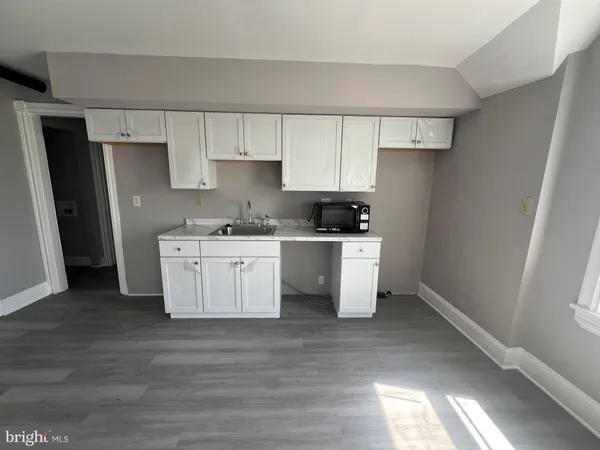 $1,750 | 1000 West 8th Street, Unit 3, Wilmington, DE 19806