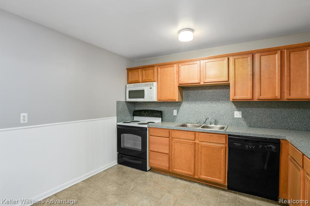 26309 West Seven Mile Road, Unit D124 Redford, MI 48240 - Photo 6 of 17