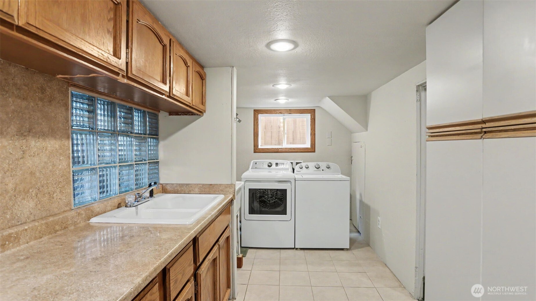 5958 35th Avenue Southwest Seattle, WA 98126 - Photo 18 of 29