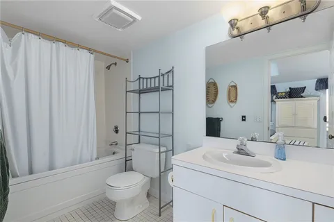 $435,000 | 53 Lawton Brook Lane, Portsmouth, RI 02871