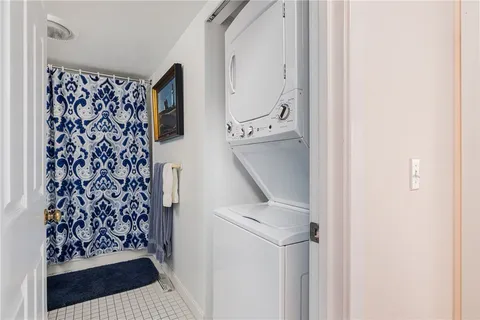 $435,000 | 53 Lawton Brook Lane, Portsmouth, RI 02871