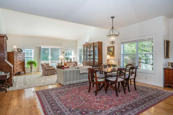 $485,900 | 28 Meadowview Court, Unit 28, Canton, CT 06019