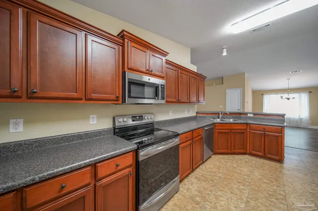 $1,900 | 552 Edith Lane, Pensacola, FL 32534