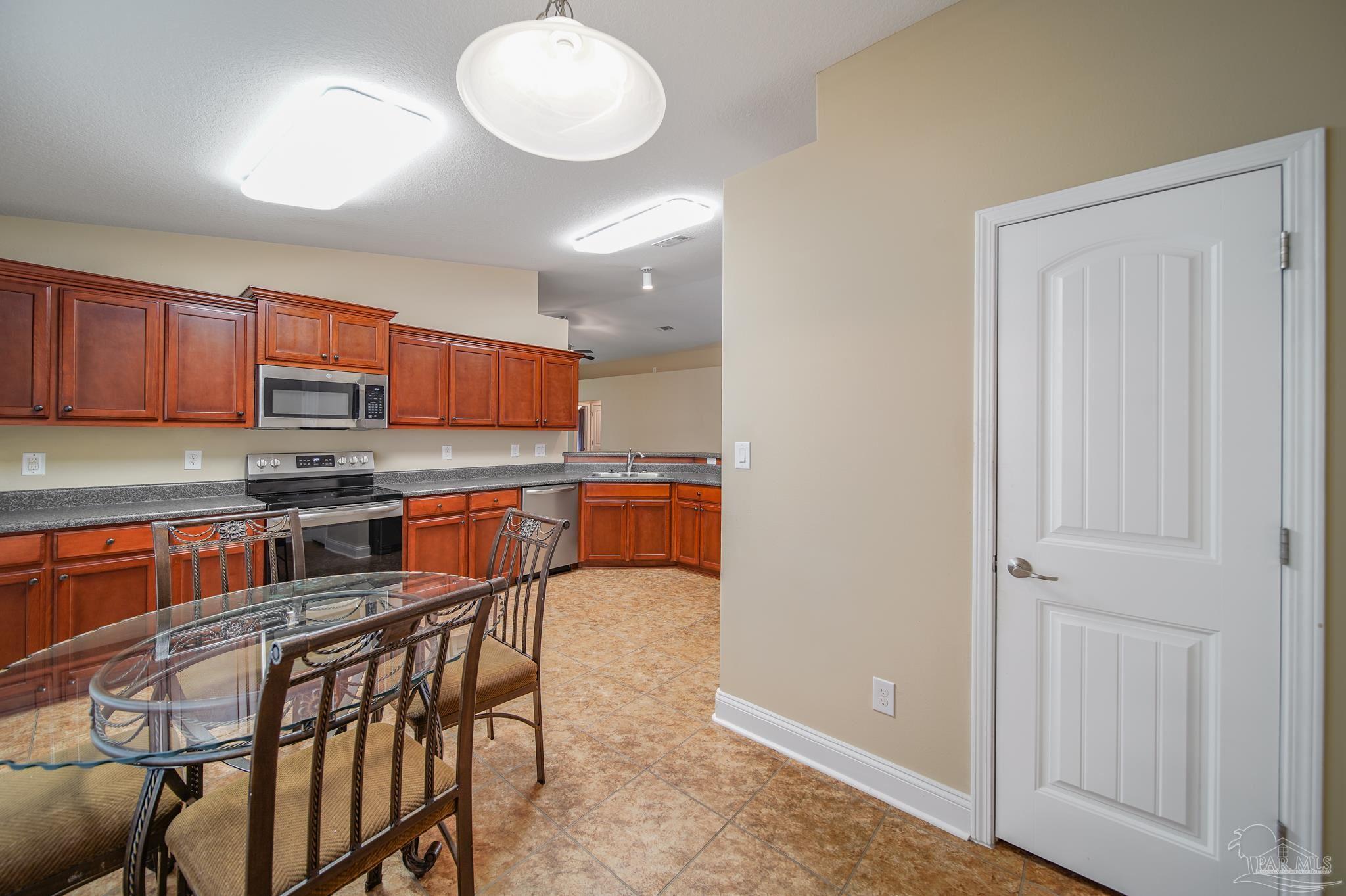 552 Edith Lane Pensacola, FL 32534 - Photo 15 of 34