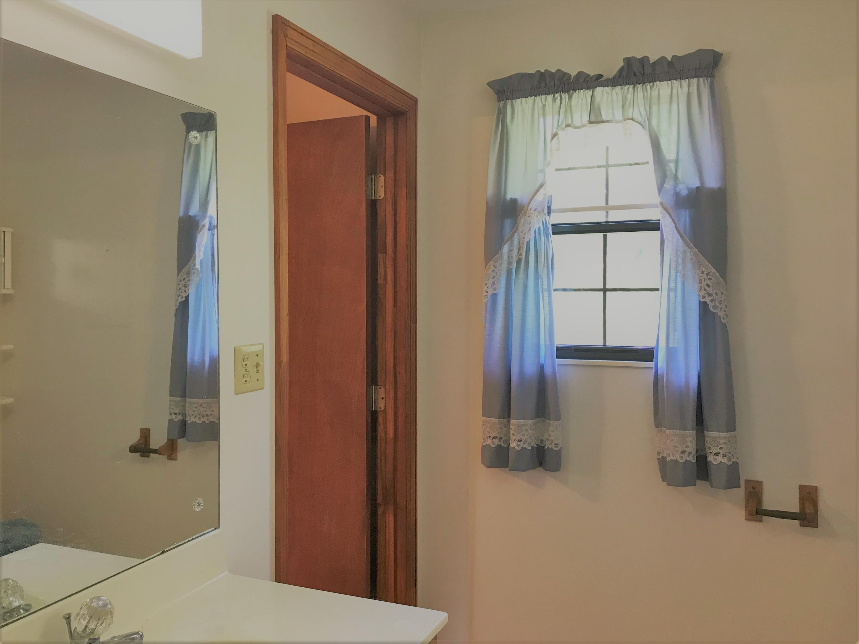 442 Orchard Knob Road Clinton, TN 37716 - Photo 15 of 17 Bathroom 2-Master