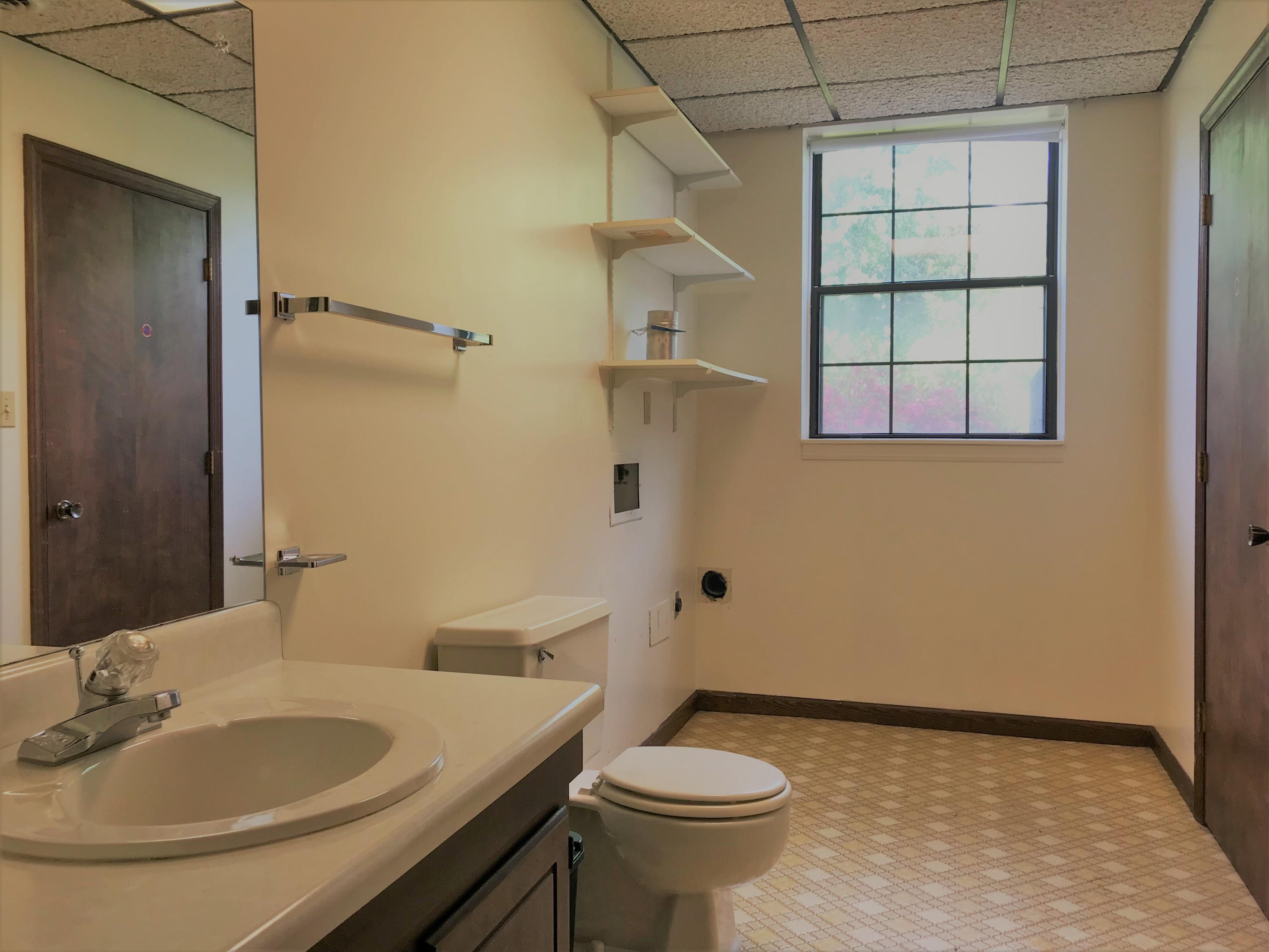 442 Orchard Knob Road Clinton, TN 37716 - Photo 17 of 17 Bathroom 3-Utility Room-Basement