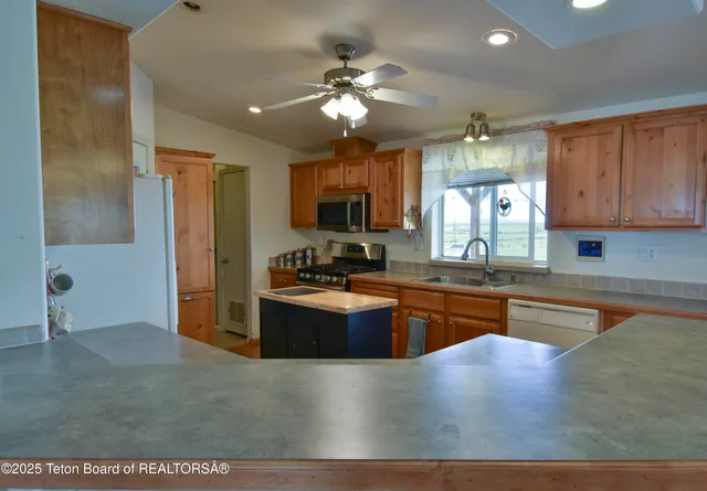 $699,000 | 111 Looney Lane, Pinedale, WY 82941