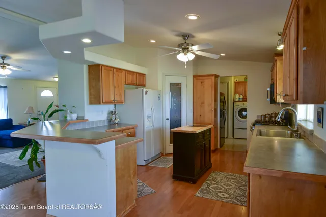 $699,000 | 111 Looney Lane, Pinedale, WY 82941