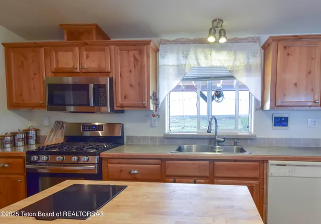 $699,000 | 111 Looney Lane, Pinedale, WY 82941