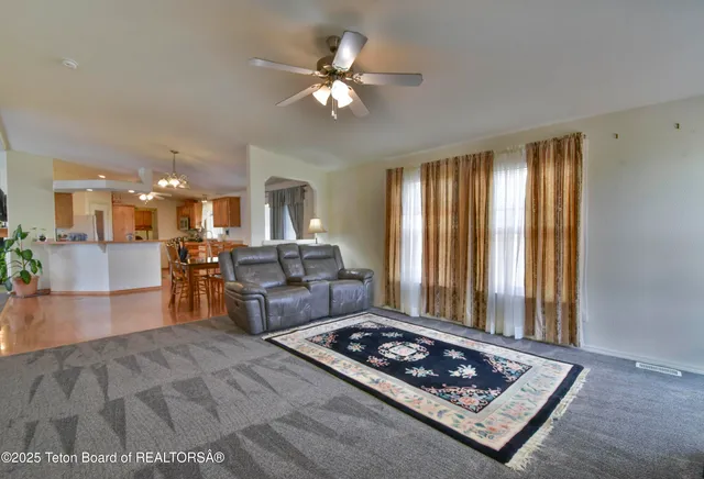 $699,000 | 111 Looney Lane, Pinedale, WY 82941