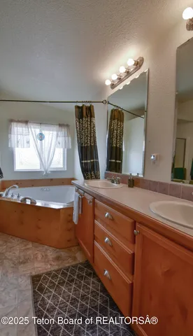 $699,000 | 111 Looney Lane, Pinedale, WY 82941