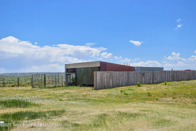 $699,000 | 111 Looney Lane, Pinedale, WY 82941