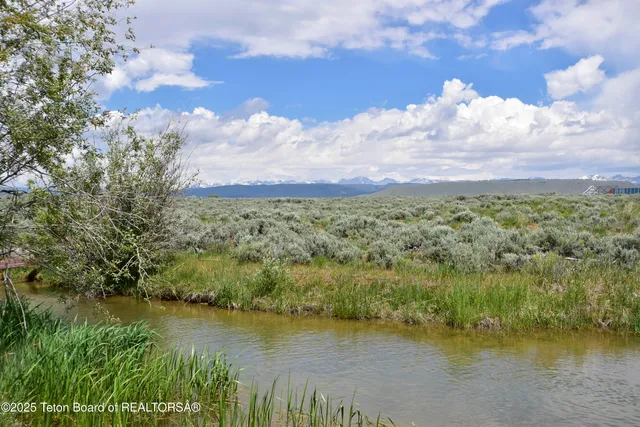 $699,000 | 111 Looney Lane, Pinedale, WY 82941