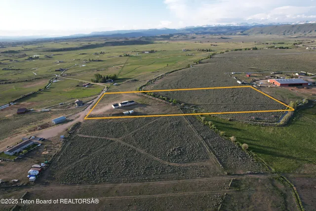 $699,000 | 111 Looney Lane, Pinedale, WY 82941