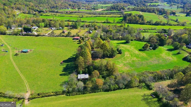 a view of house with a outdoor space