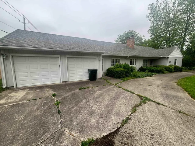 $279,900 | 2500 West Norwood Drive, Muncie, IN 47304