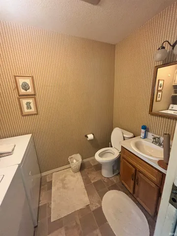 $279,900 | 2500 West Norwood Drive, Muncie, IN 47304