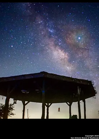 $1,900,000 | 217 Saddle Wood Trail, Comfort, TX 78013