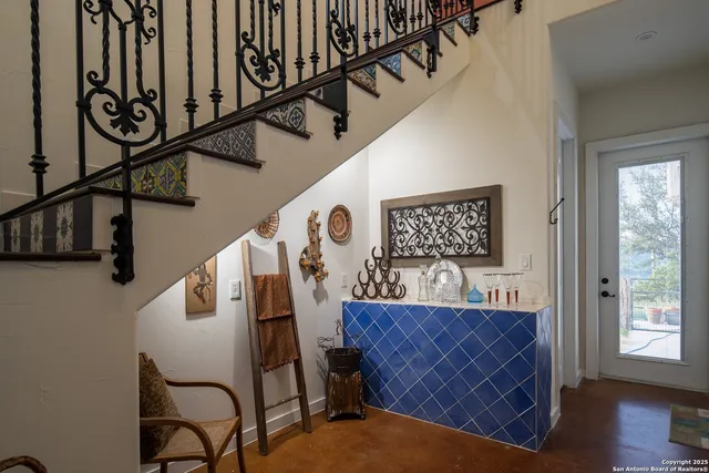 a view of a livingroom with furniture window and outside view