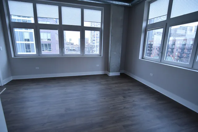 $4,275 | 3833 North Broadway, Unit 722, Chicago, IL 60613