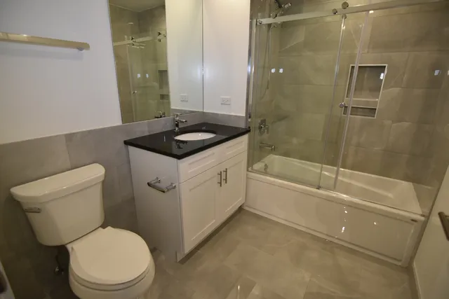 $4,275 | 3833 North Broadway, Unit 722, Chicago, IL 60613