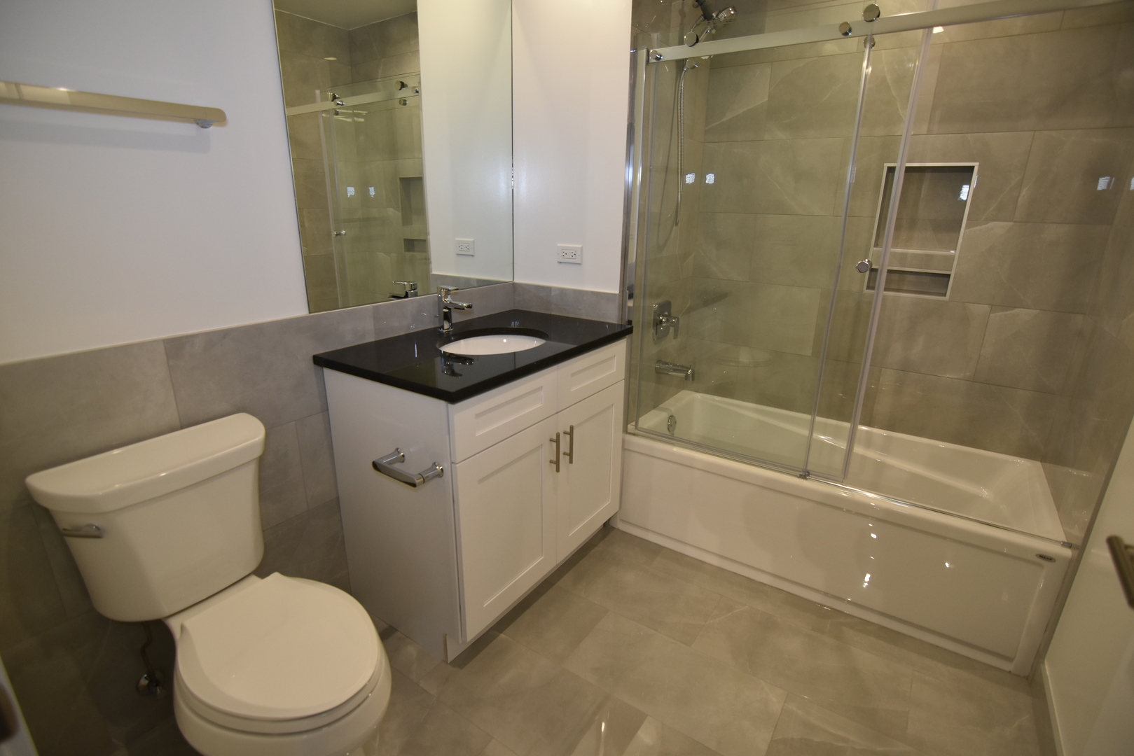 3833 North Broadway, Unit 722 Chicago, IL 60613 - Photo 13 of 17