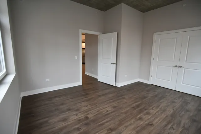 $4,275 | 3833 North Broadway, Unit 722, Chicago, IL 60613