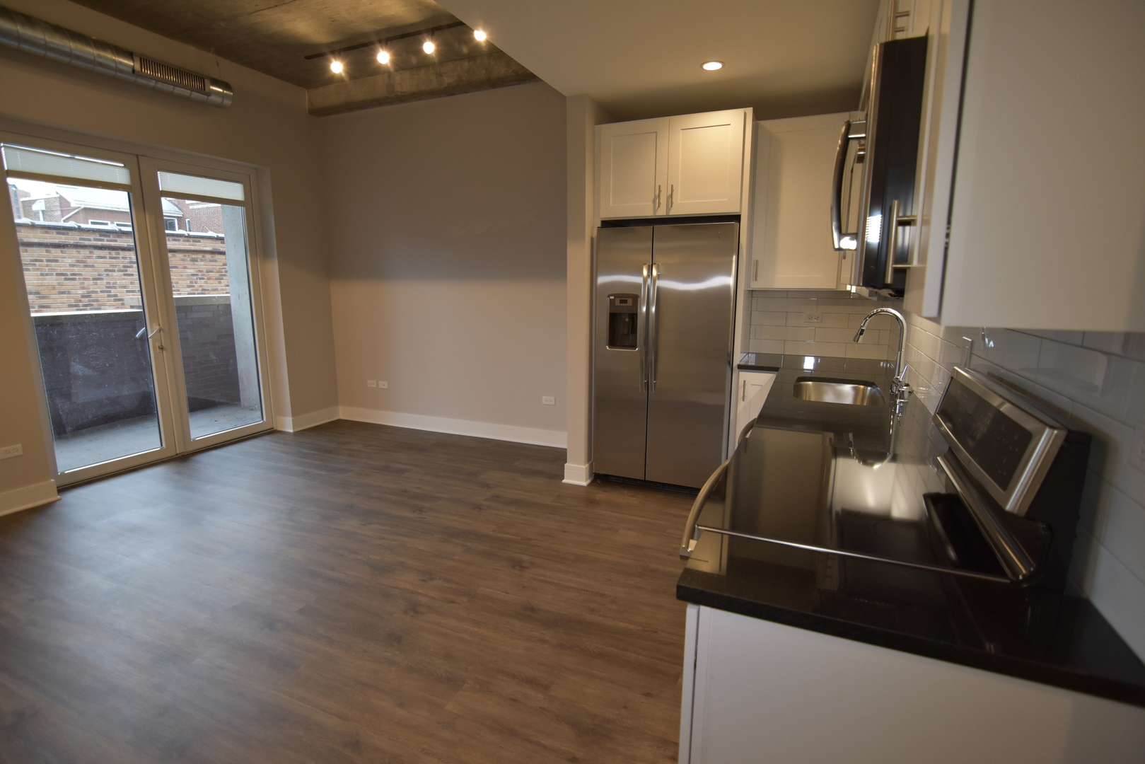 3833 North Broadway, Unit 722 Chicago, IL 60613 - Photo 3 of 17