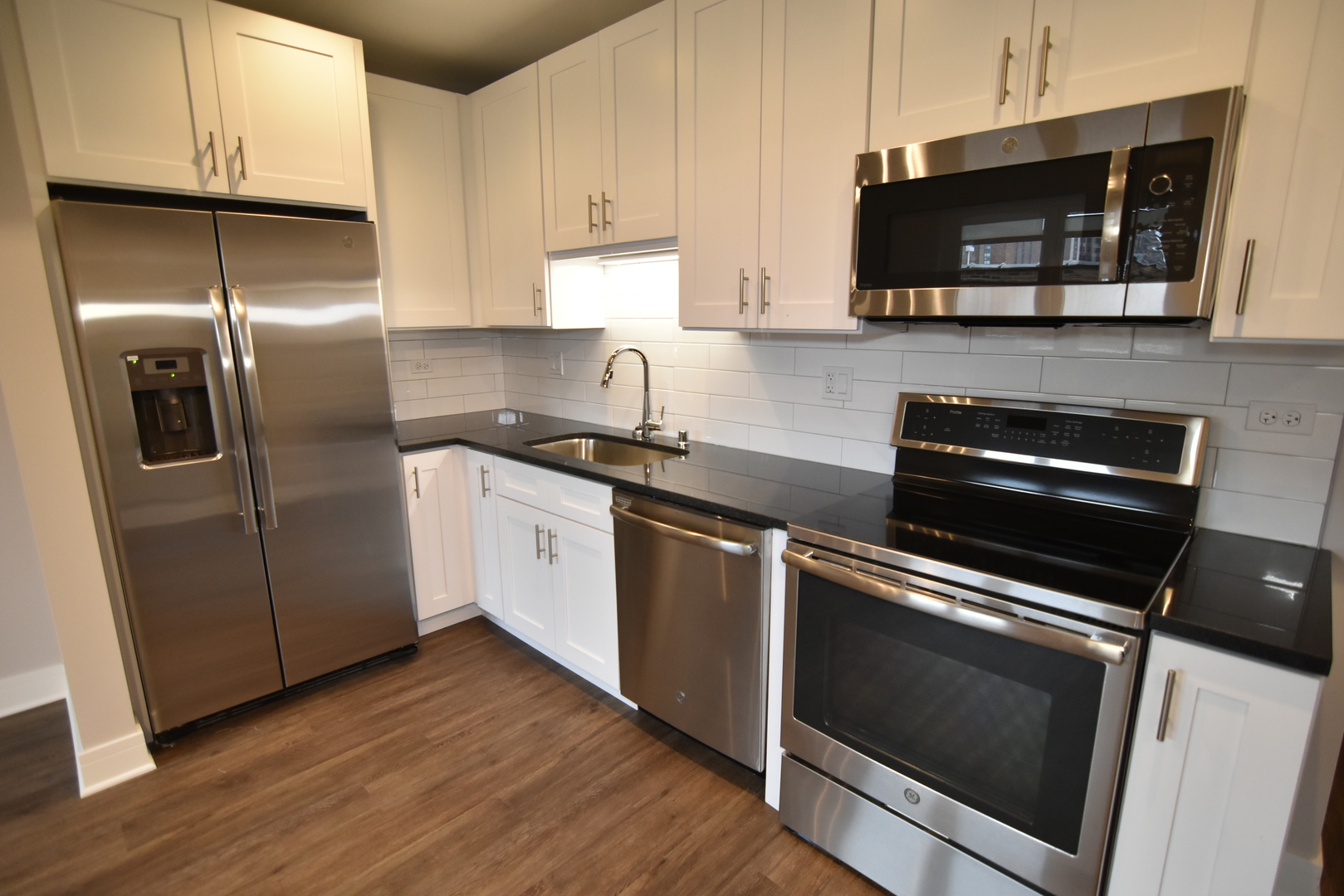 3833 North Broadway, Unit 722 Chicago, IL 60613 - Photo 4 of 17