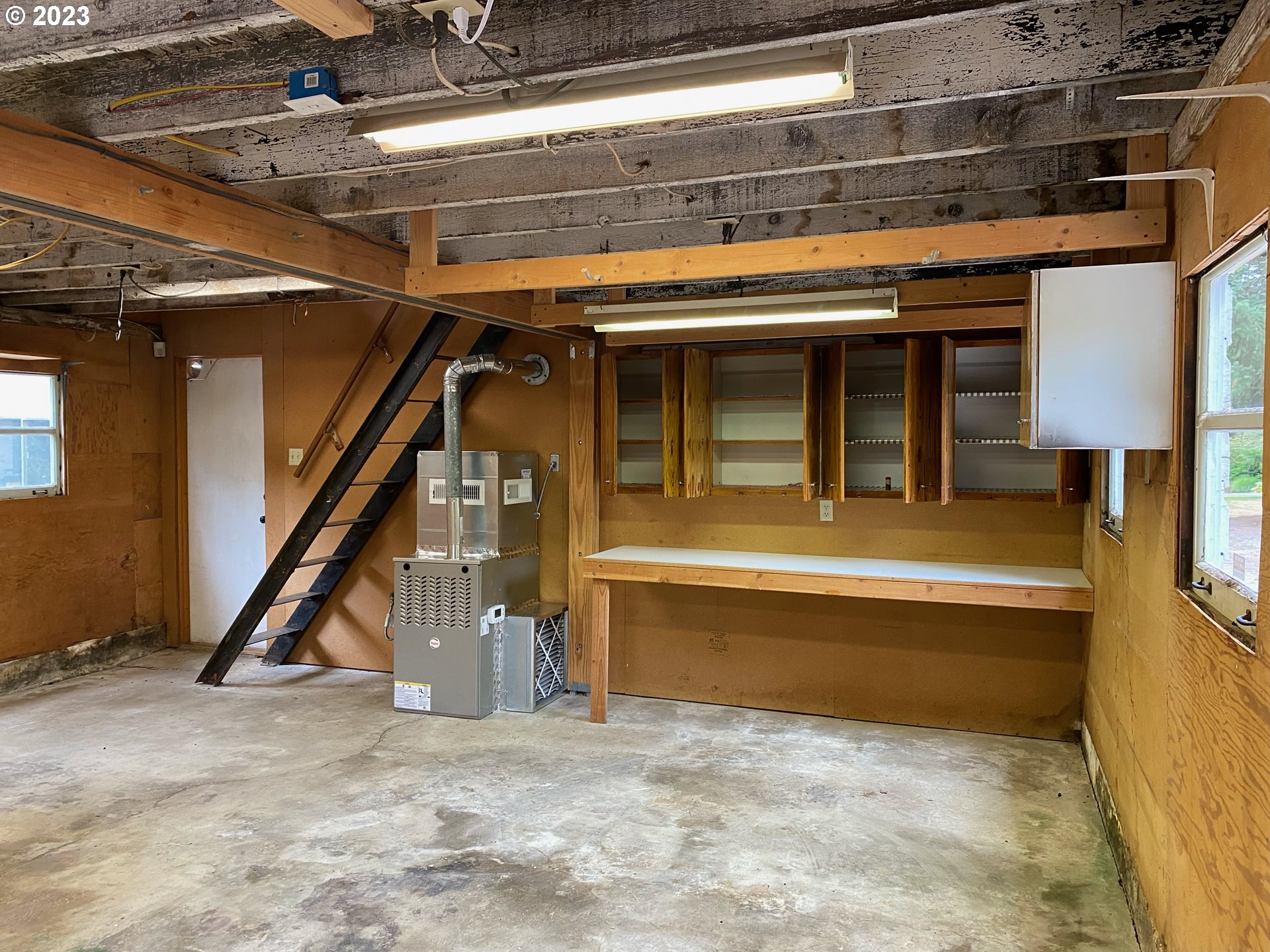 8220 Southwest Taylors Ferry Road Tigard, OR 97223 - Photo 38 of 38