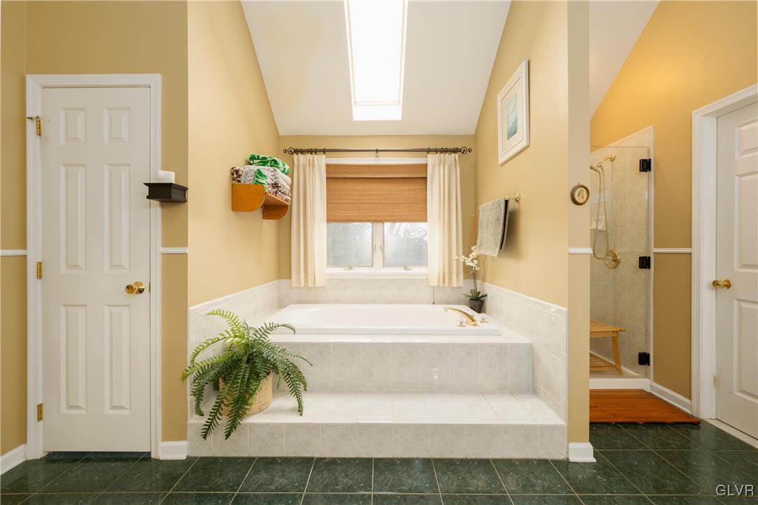 1618 Knollwood Road Bethlehem, PA 18015 - Photo 14 of 31 Master bath