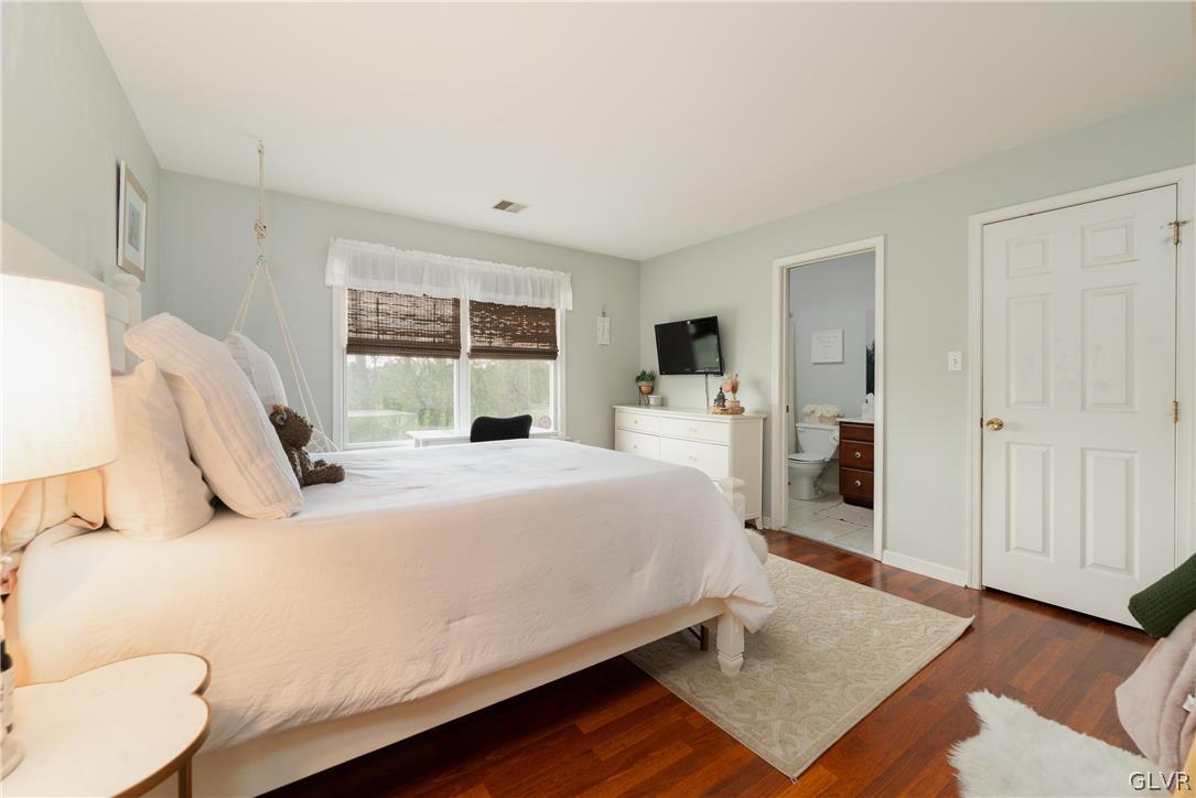 1618 Knollwood Road Bethlehem, PA 18015 - Photo 18 of 31 Bedroom w/en suite