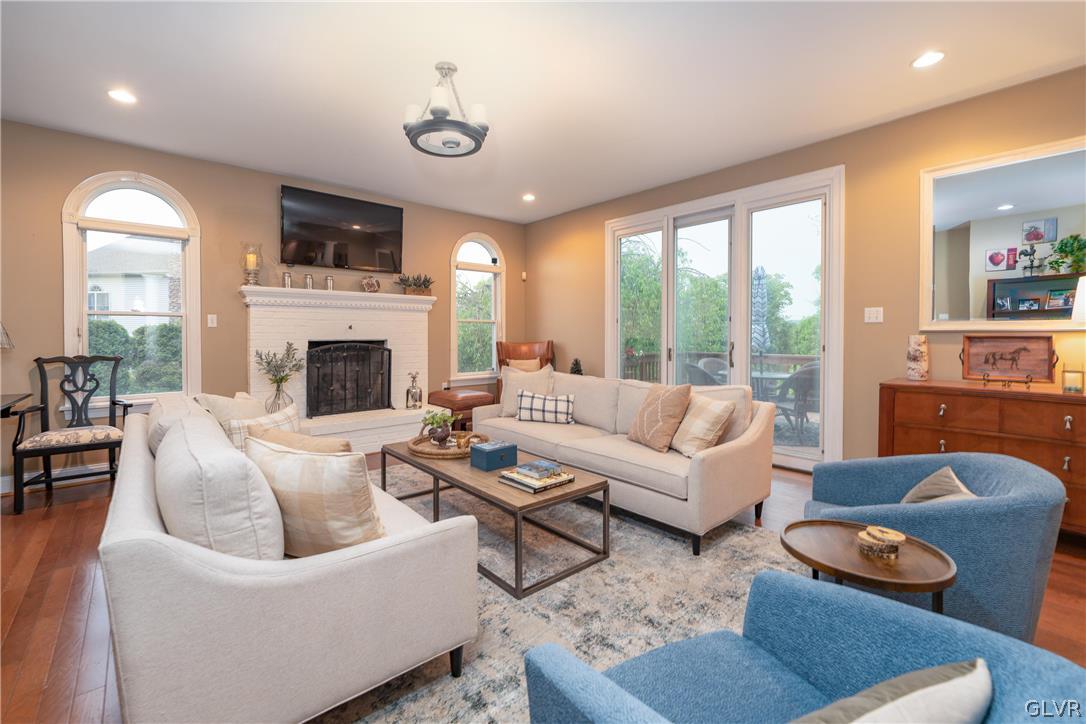 1618 Knollwood Road Bethlehem, PA 18015 - Photo 4 of 31 Family room