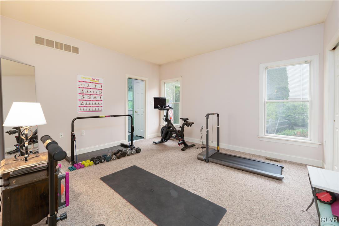 1618 Knollwood Road Bethlehem, PA 18015 - Photo 10 of 31 Bedroom inlaw suite