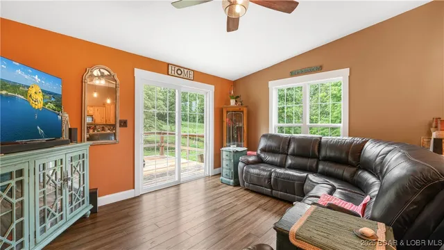 $595,000 | 660 Upper Prairie Hollow Road, Macks Creek, MO 65786