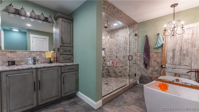 $595,000 | 660 Upper Prairie Hollow Road, Macks Creek, MO 65786